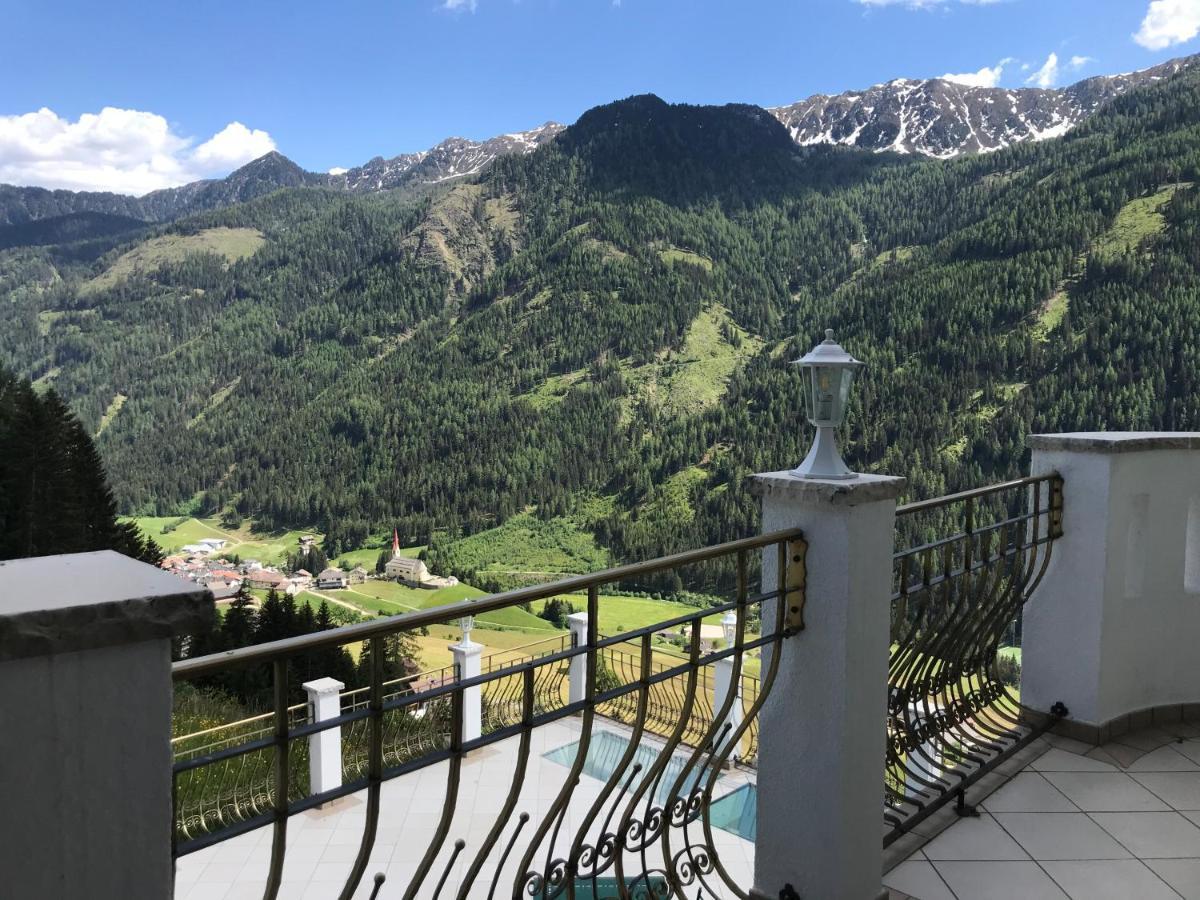 B&B Das Land-Palais - Private Mountain Hideaway Селва дей Молини Екстериор снимка