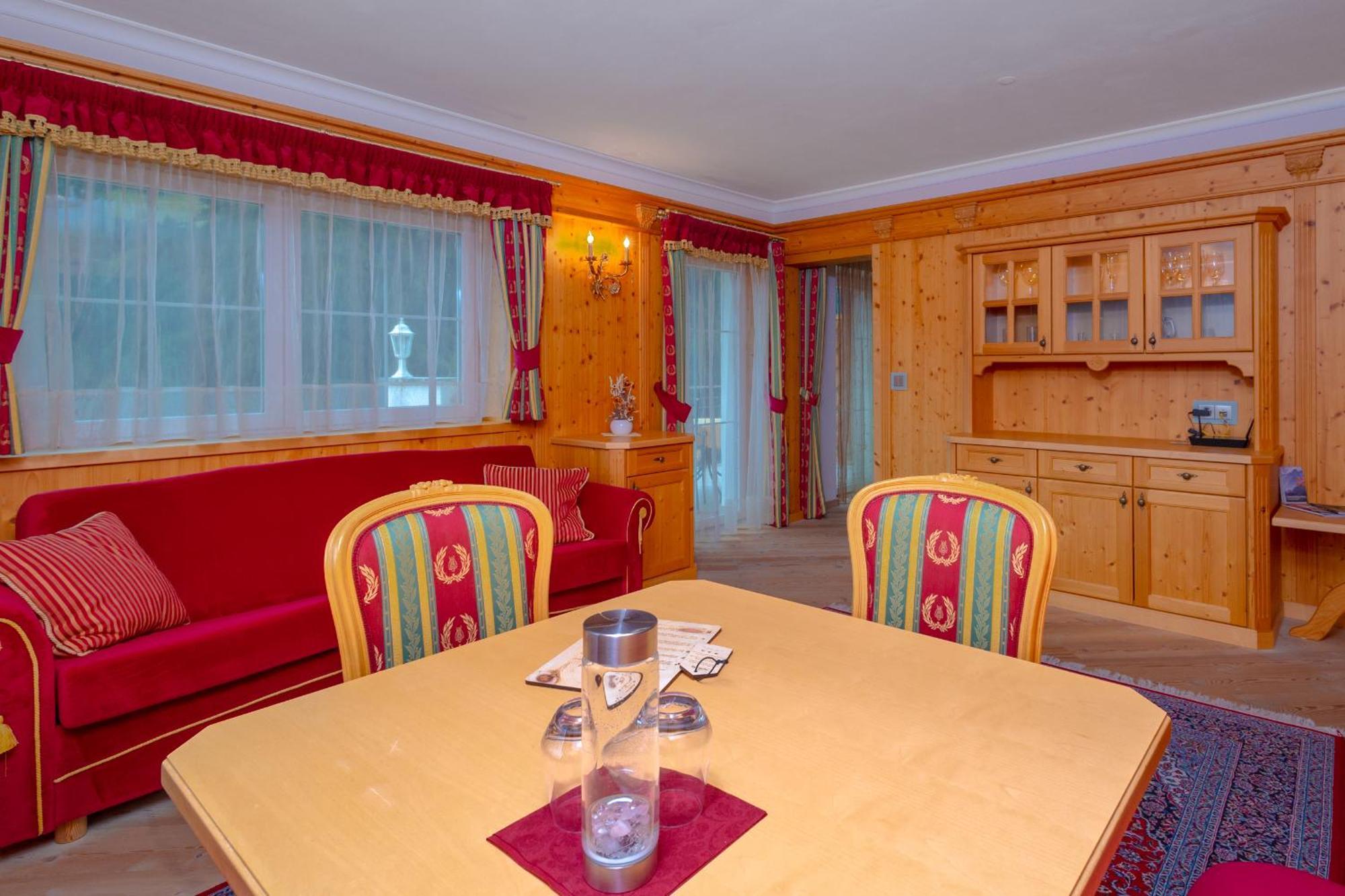 B&B Das Land-Palais - Private Mountain Hideaway Селва дей Молини Екстериор снимка