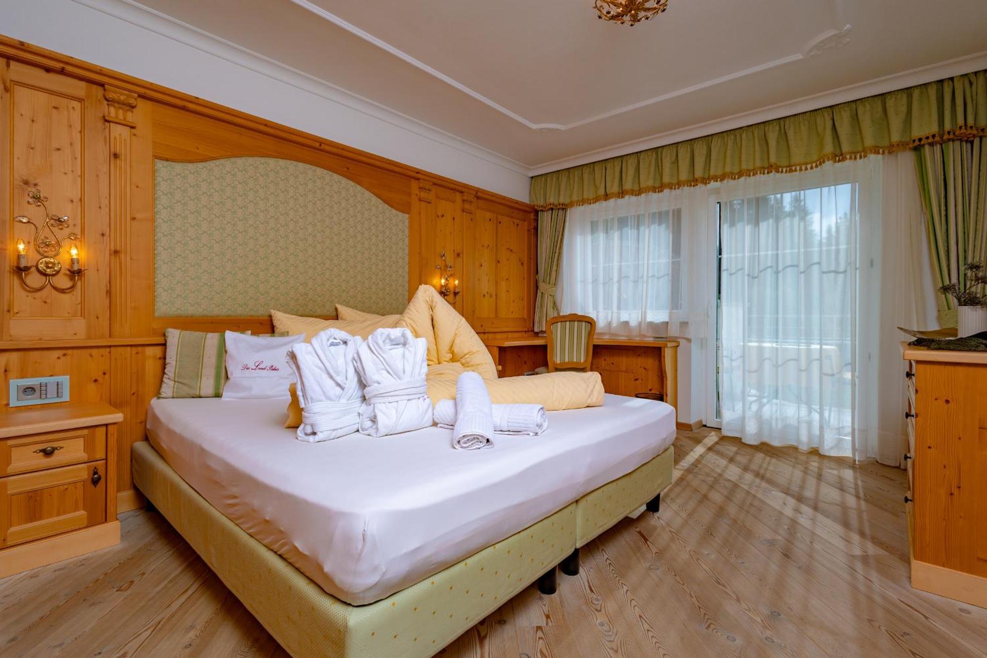 B&B Das Land-Palais - Private Mountain Hideaway Селва дей Молини Екстериор снимка