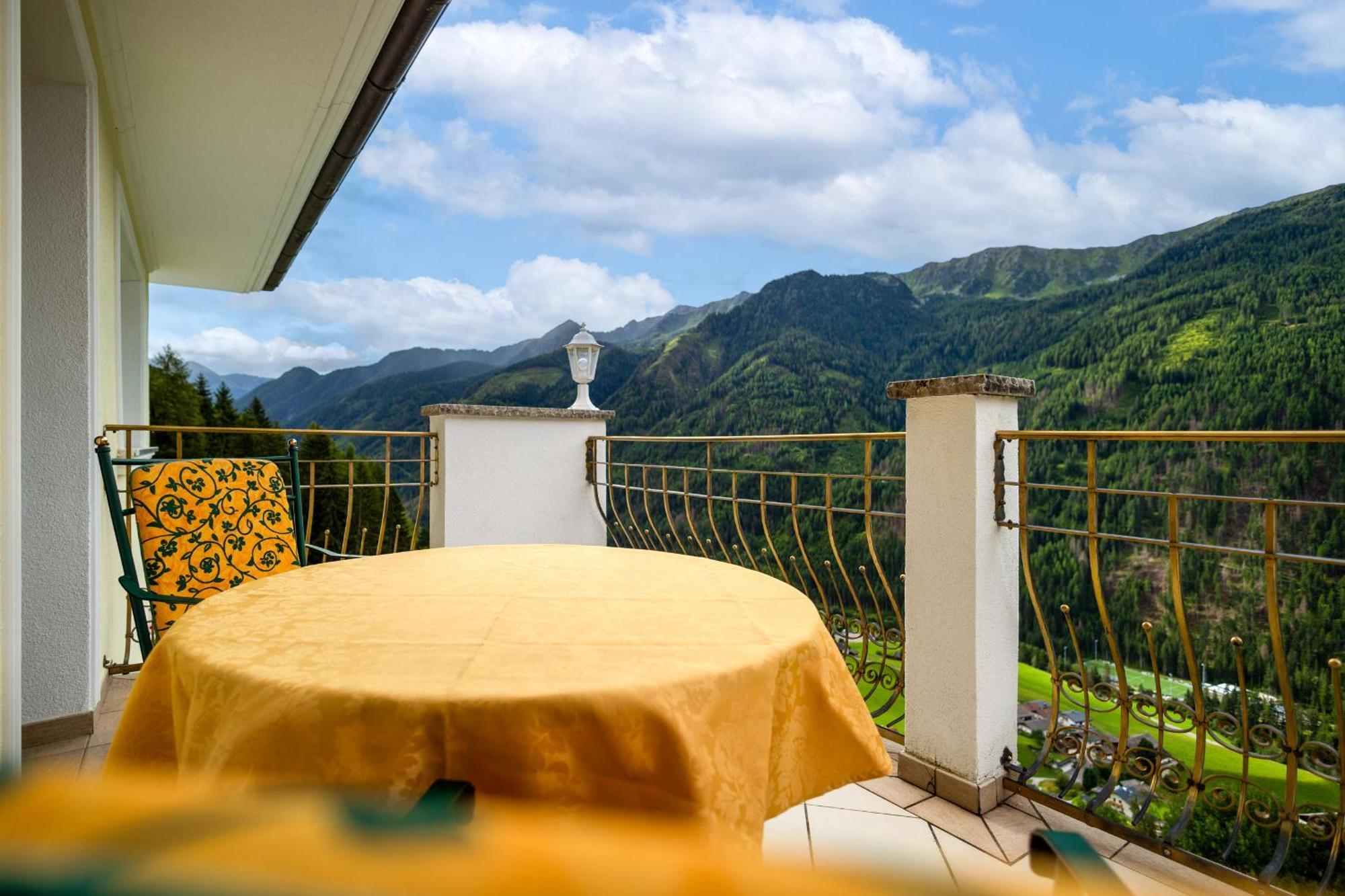 B&B Das Land-Palais - Private Mountain Hideaway Селва дей Молини Екстериор снимка