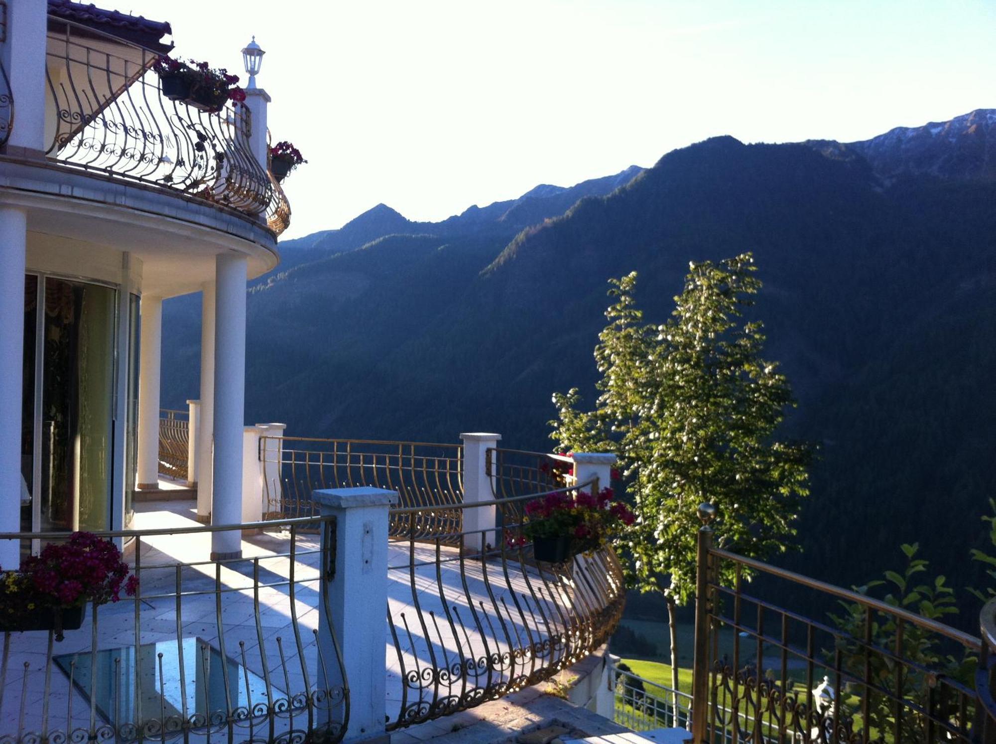 B&B Das Land-Palais - Private Mountain Hideaway Селва дей Молини Екстериор снимка