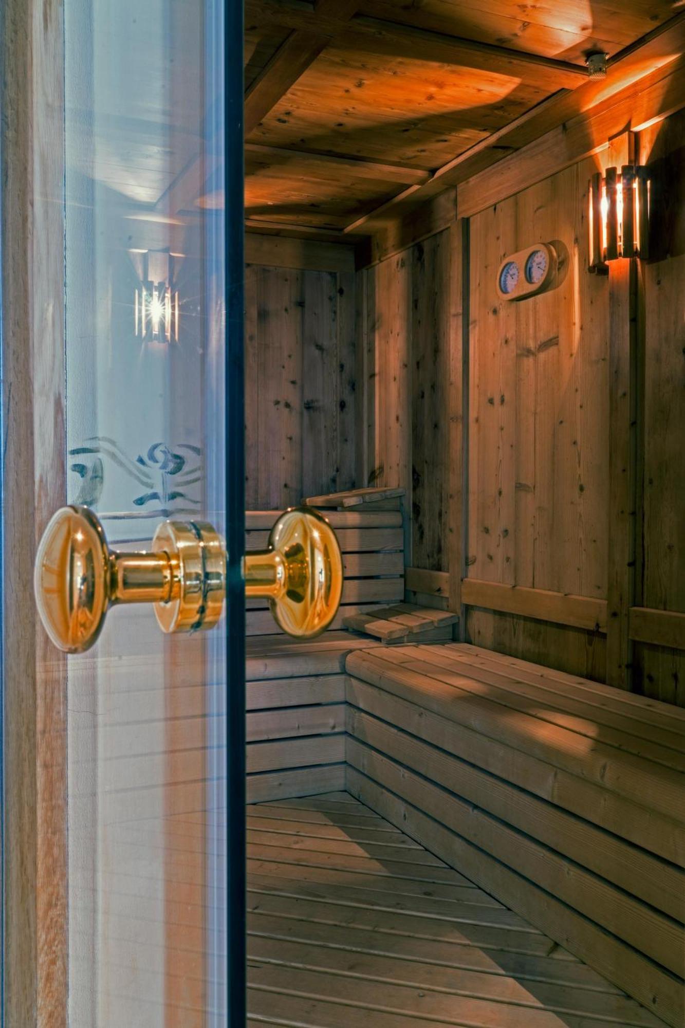 B&B Das Land-Palais - Private Mountain Hideaway Селва дей Молини Екстериор снимка
